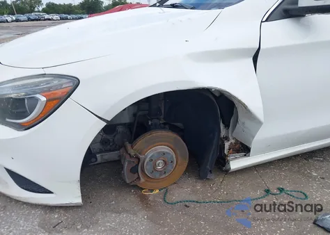 2015 Mercedes-Benz Cla 250 z USA, uszkodzony, nr VIN WDDSJ4EB7FN164967